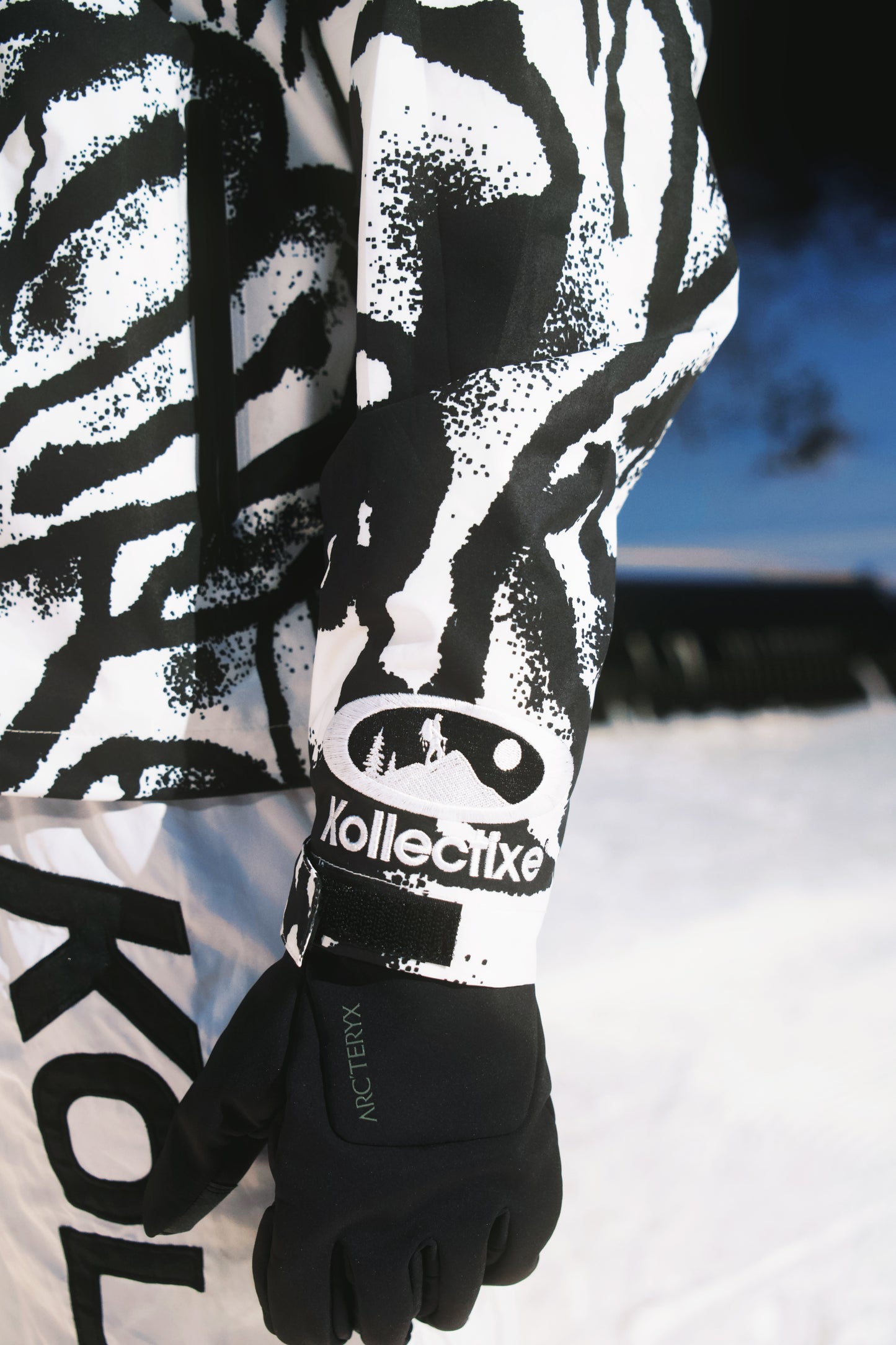 GRAFFITI GHOUL WINDBREAKER